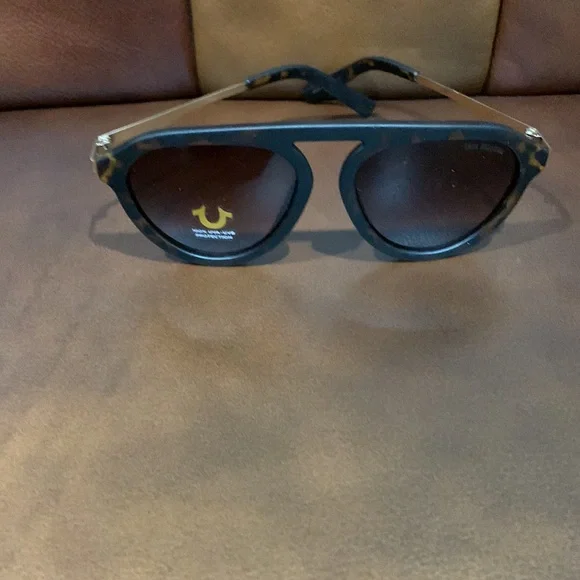 True Religion | Accessories | True Religion 0 Uva Uvb  display picture 2